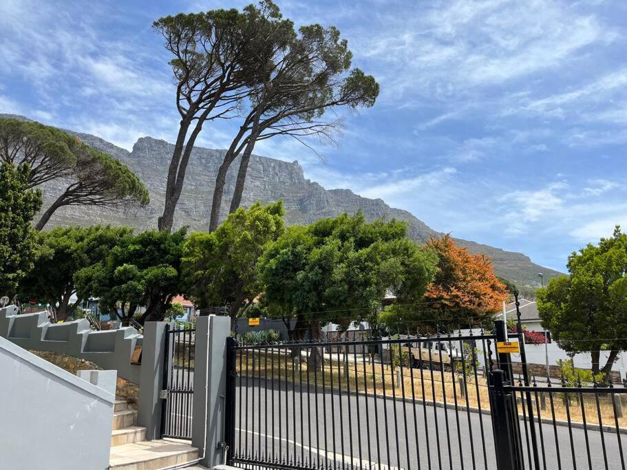 Highlands Self Catering Appartement Kaapstad Buitenkant foto