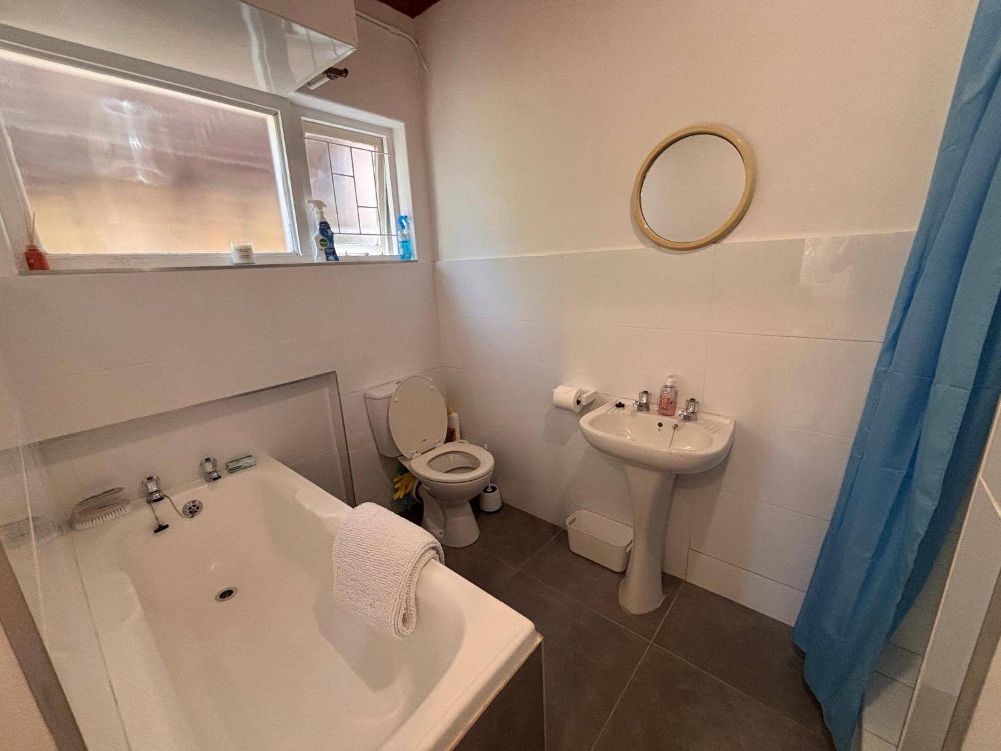 Highlands Self Catering Appartement Kaapstad Buitenkant foto